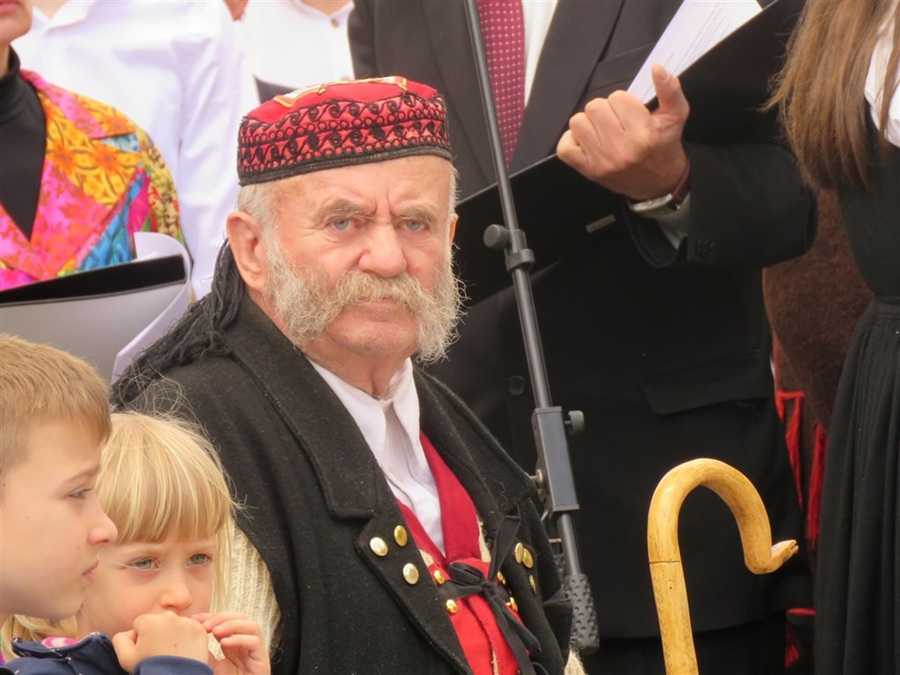 POSTHUMANI PRIZNANJE ZA IVANA MIHALJEVIĆA BARAKA: Glas koji se čuo diljem Europe, bio je poveznica domovinske i iseljene Hrvatske Na festivalu žudija, Imotski 2016.