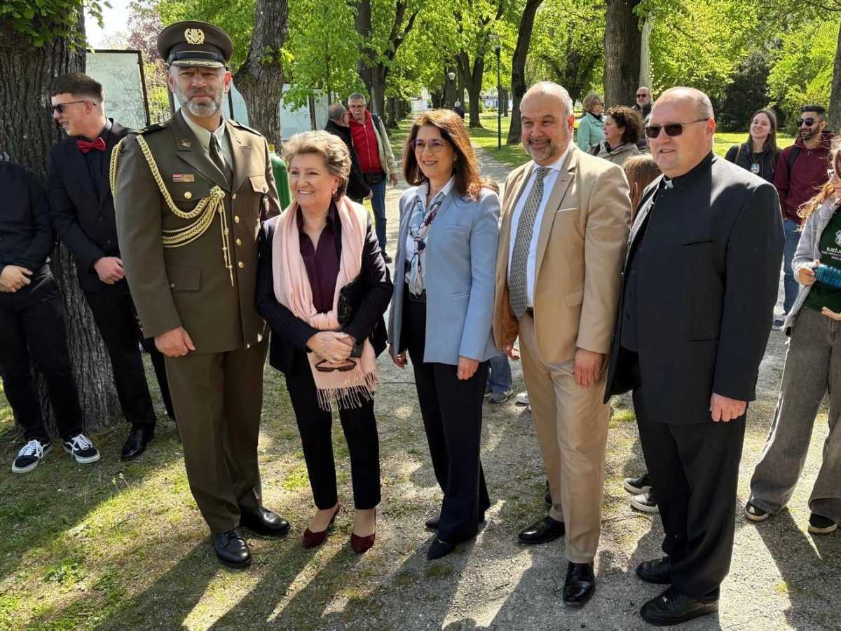 Domaćini i gosti / Foto: Fenix (Veleposlanstvo RH Beč)