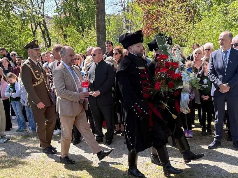Mimohod Zrinske garde Čakovec i gostiju i uzvanika / Foto: Fenix (Veleposlanstvo RH Beč)