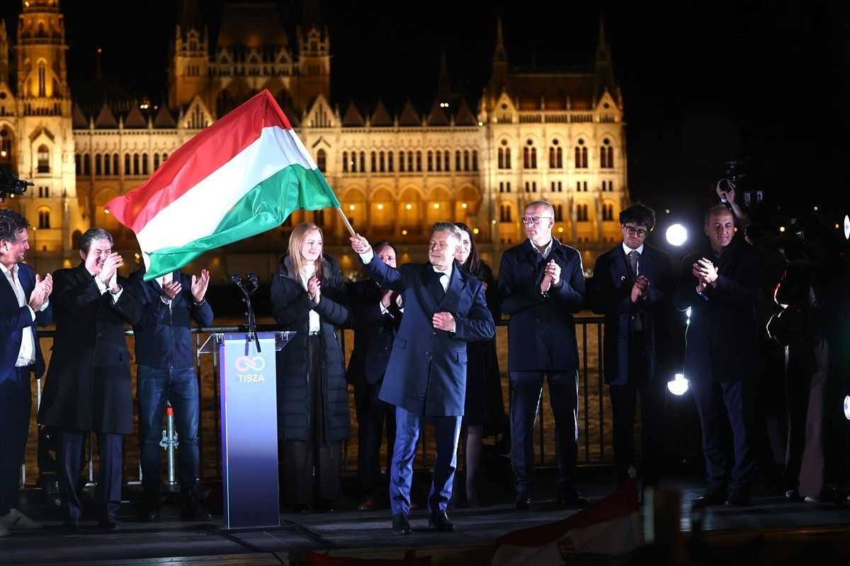 ČESTITKE MAGYARU SA SVIH STRANA: "Ovo je povijesni trenutak!", Tisza osvaja 138 mjesta u parlamentu (69,35 posto) ČESTITKE MAGYARU SA SVIH STRANA: "Ovo je povijesni trenutak!", Tisza osvaja 138 mjesta u parlamentu (69,35 posto)