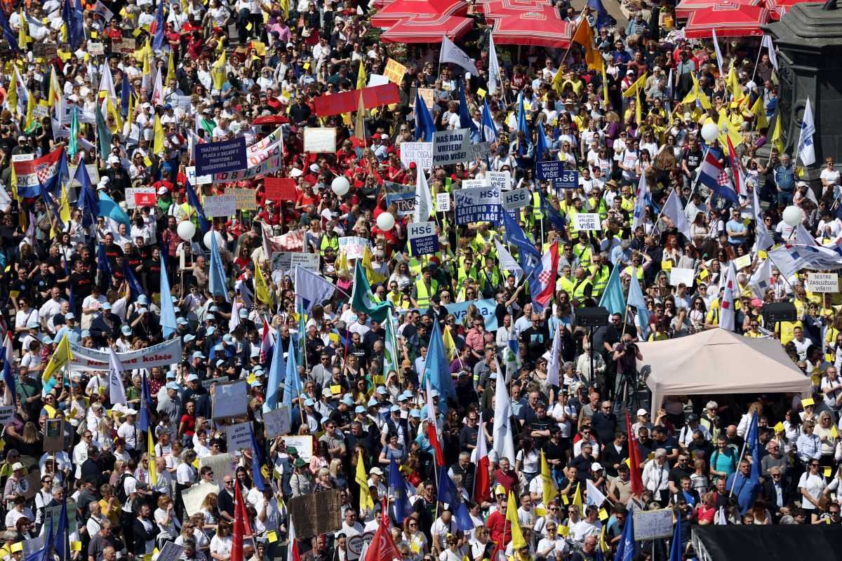 PROSVJED U ZAGREBU: Tri sindikalne središnjice traže povećanje minimalne plaće na 1.100 eura, prosječne na 2.200 eura te prosječne mirovine na 1.100 eura neto