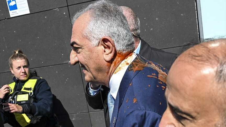 SIN SVRGNUTOG IRANSKOG ŠAHA: U Iranu je u jednom dan ubijeno 40.000 ljudi