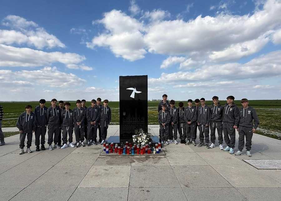 MLADI HRVATI IZ ISELJENIŠTVA BRILJIRALI U VUKOVARU: U-14 reprezentacija HSK Njemačka i Švedska u polufinalu U-14 reprezentacije HSK Njemačke u Vukovaru / Foto: Fenix (D.L.)