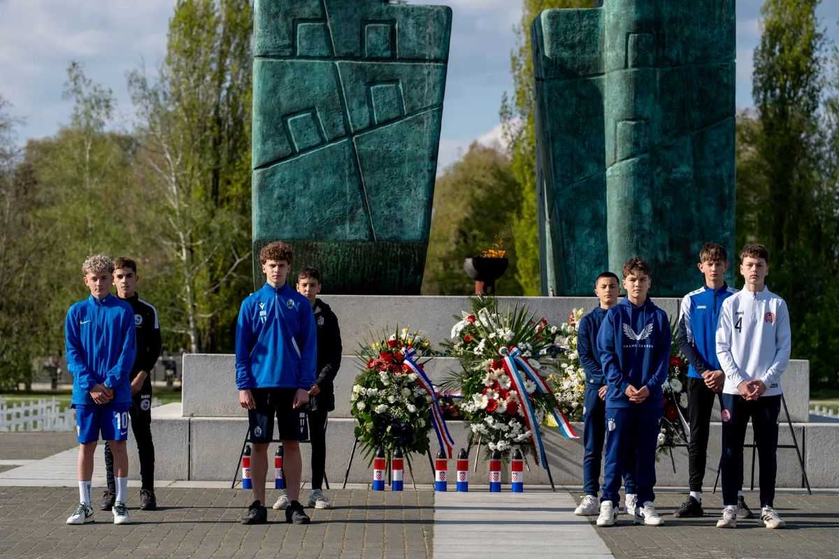 “MEMORIJAL VUKOVARSKIH BRANITELJA U-14″: Momčad HSK Njemačka Švedska najuspješnija od 4 hrvatske momčadi iz iseljeništva “MEMORIJAL VUKOVARSKIH BRANITELJA U-14″: Momčad HSK Njemačka Švedska najuspješnija od 4 hrvatske momčadi iz iseljeništva