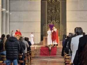 VELIKI PETAK U MAINZU: Hrvati u procesiji kroz grad i dirljiva izvedba Anne-Marije Galić