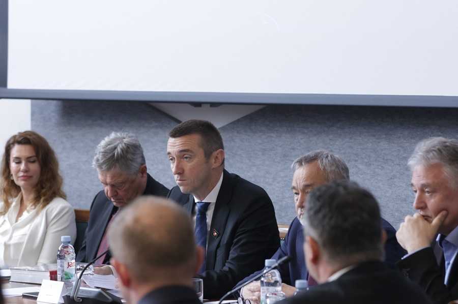 Okrugli stol o zločinima jugokomunizma: Hrvatska treba osuditi sve totalitarizme