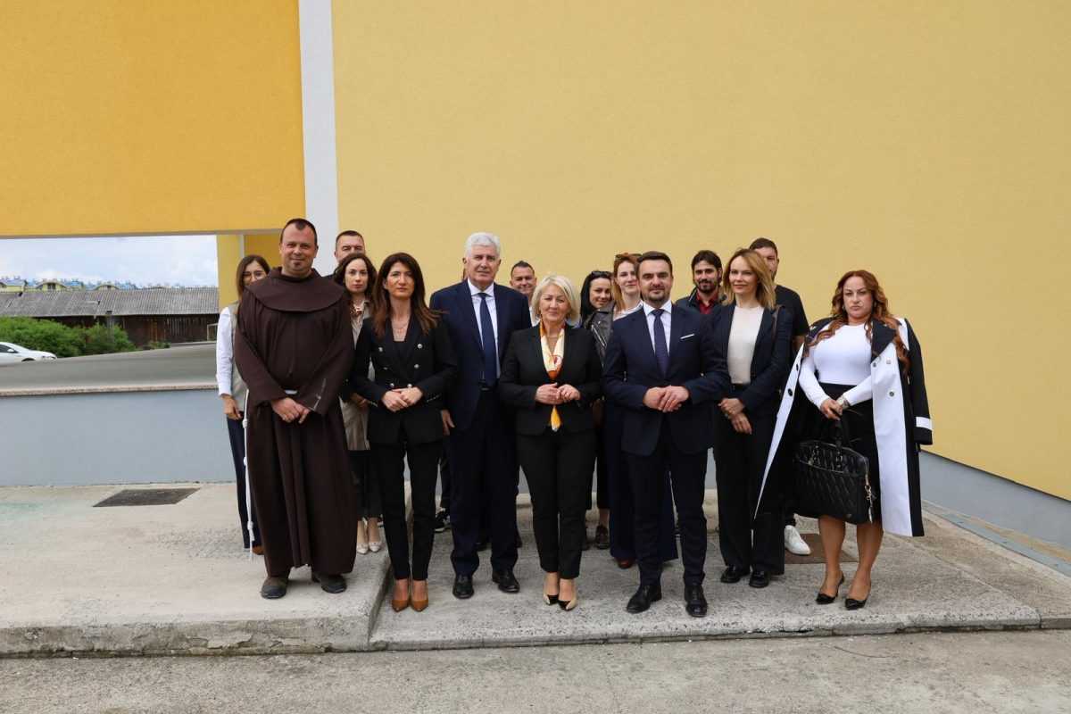 Izaslanstvo HDZ -a BiH u Petrićevacu / Foto: HDZ BiH