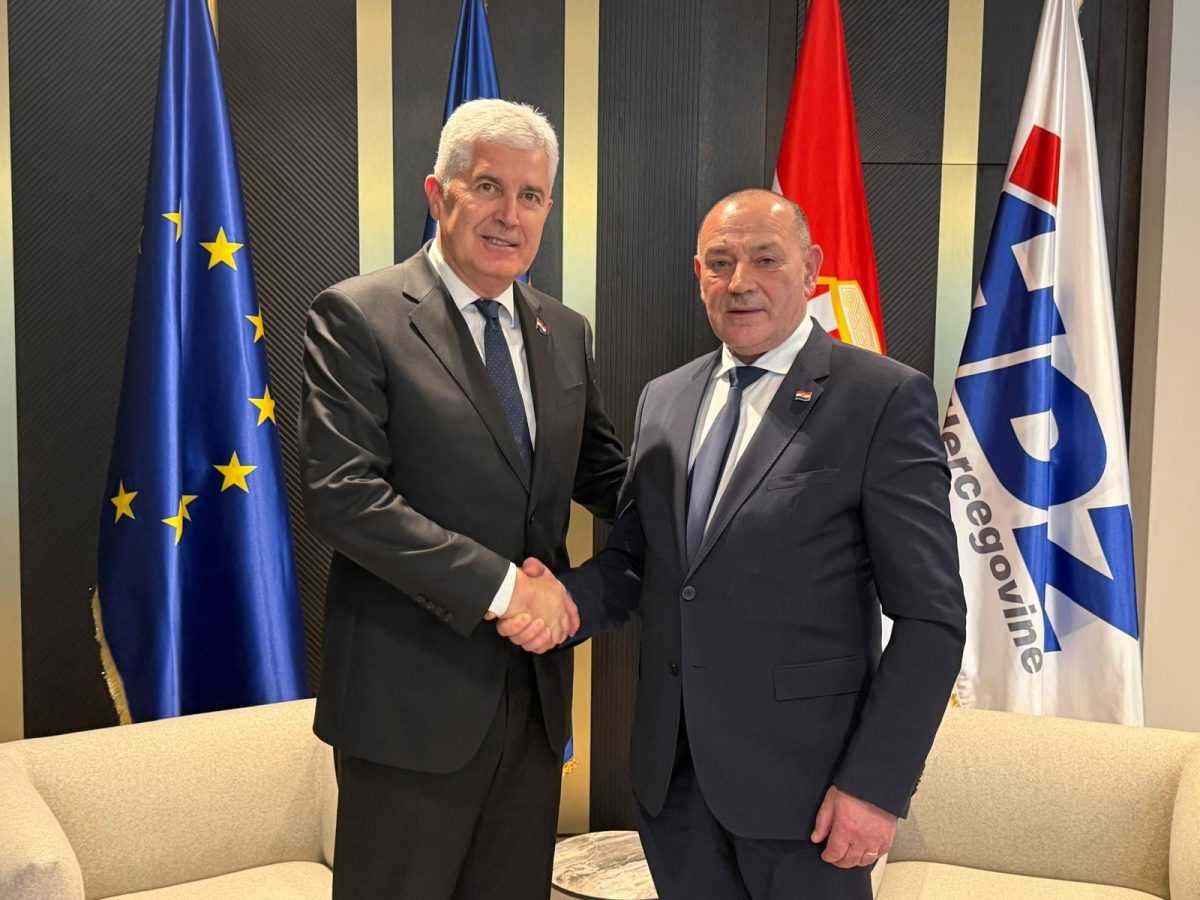 JEDNAKOPRAVNOST HRVATA PRIORITET: Čović i Medved potvrdili trajnu potporu braniteljima HVO-a JEDNAKOPRAVNOST HRVATA PRIORITET: Čović i Medved potvrdili trajnu potporu braniteljima HVO-a