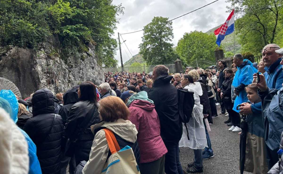 HRVATI IZ NJEMAČKE U LURDU: Fra Blaž Toplak predvodio propovijed na 51. hrvatskom hodočašću HRVATI IZ NJEMAČKE U LURDU: Fra Blaž Toplak predvodio propovijed na 51. hrvatskom hodočašću