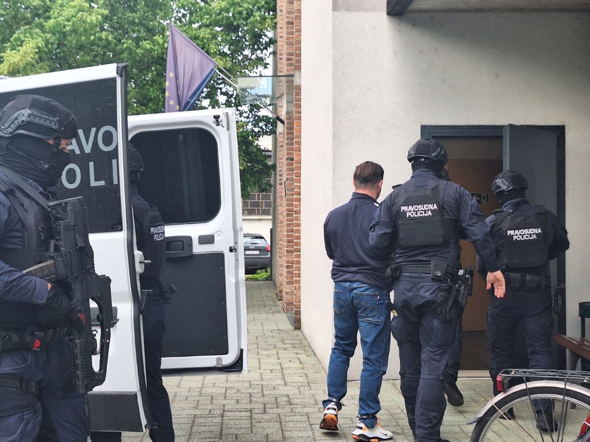 Policija dovodi na sud Srđana Mlađana / Foto: Hina