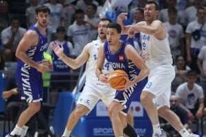 SLAVLJE I TUGA NA VIŠNJIKU: Cibona pred 9.000 navijača u Zadru osvojila 21. naslov prvaka Hrvatske SLAVLJE I TUGA NA VIŠNJIKU: Cibona pred 9.000 navijača u Zadru osvojila 21. naslov prvaka Hrvatske