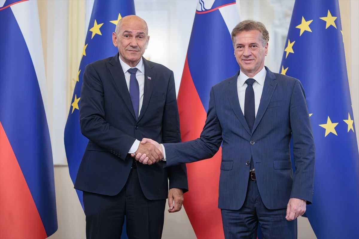 LJUBLJANA: Nova slovenska vlada na čelu s Janezom Janšom stupila na dužnost