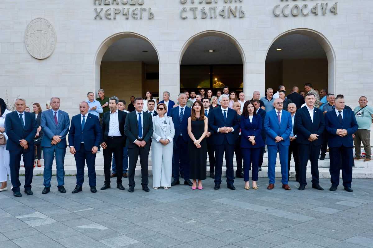 „BEZ HVO-a NE BI BILO BiH“: „Lipanjske zore” su simbol pobjede, žrtve i slobode hrvatskoga naroda „BEZ HVO-a NE BI BILO BiH“: „Lipanjske zore” su simbol pobjede, žrtve i slobode hrvatskoga naroda