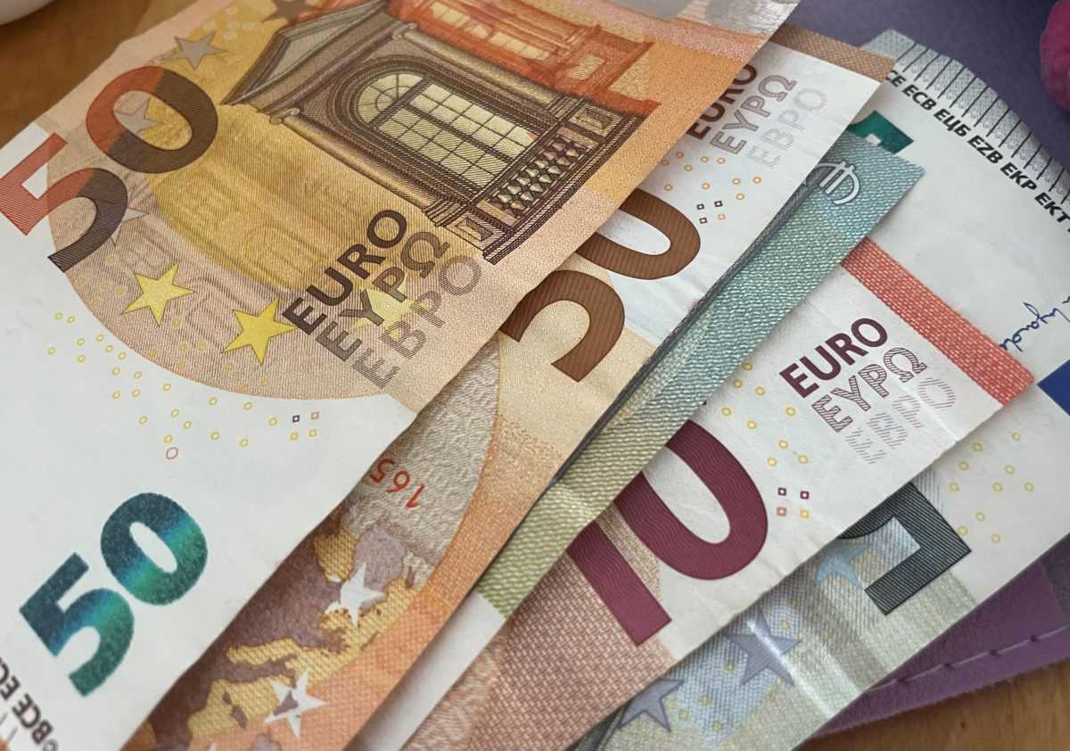 NA SNAGU STUPILA NOVA PRAVILA U AUSTRIJI: Od srpnja do prosinca 2026. radnici mogu dobiti od 500 do 3.000 eura neoporezivo