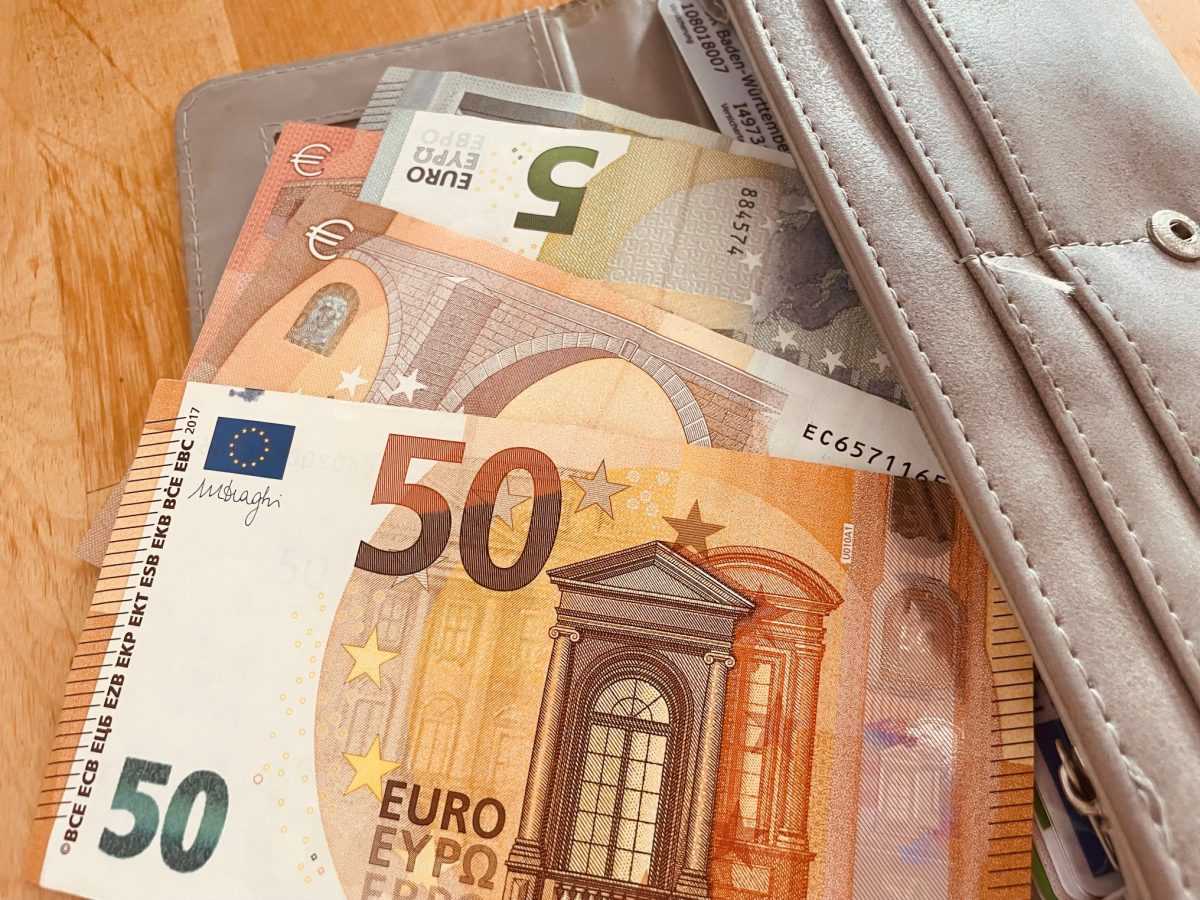 NJEMAČKA MIJENJA “POREZ NA BOGATE”: Milijuni poreznih obveznika dobivaju olakšice – čak do 600 eura na godinu