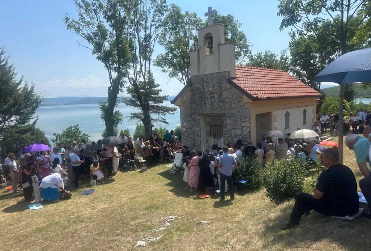 PROSLAVA BLAGDAN SV. ILIJE NA REŠETARICI: Mnogi hrvatski iseljenici na tradicionalnom slavlju uz obale Buškog jezera PROSLAVA BLAGDAN SV. ILIJE NA REŠETARICI: Mnogi hrvatski iseljenici na tradicionalnom slavlju uz obale Buškog jezera