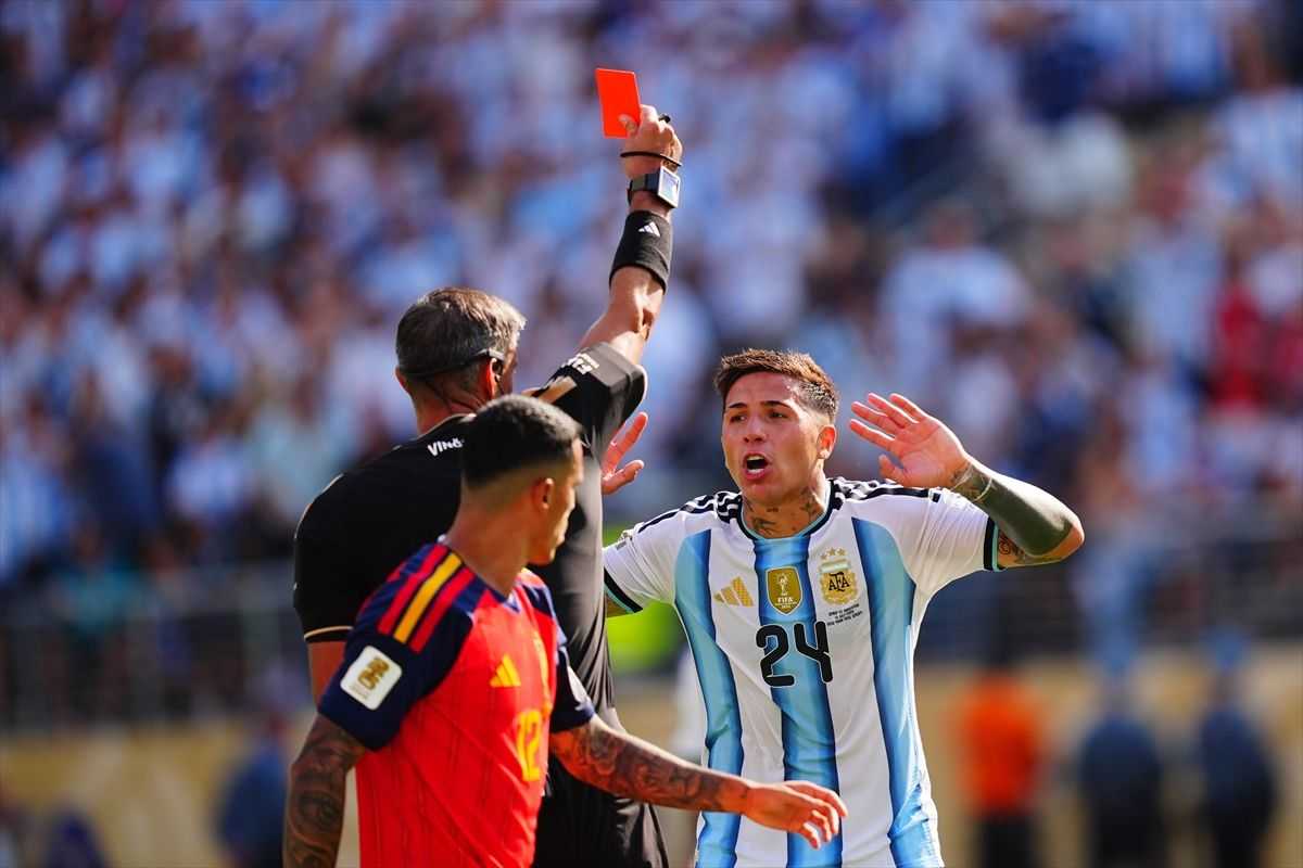 ARGENTINA SKINUTA S TRONA: Torres pogotkom u 106. minuti donio Španjolskoj titulu svjetskog prvaka ARGENTINA SKINUTA S TRONA: Torres pogotkom u 106. minuti donio Španjolskoj titulu svjetskog prvaka