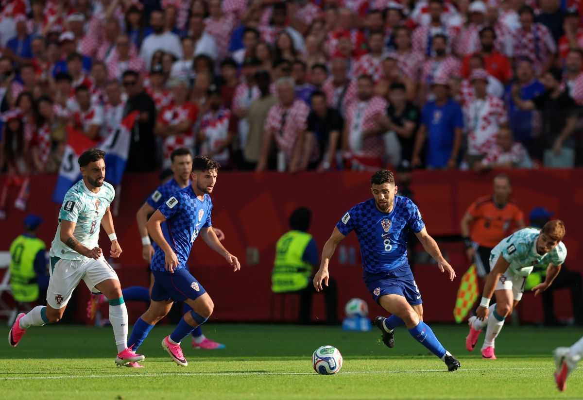 HRVATSKA IDE DOMA: Portugal uz čudne sudačke odluke s 2:1 savladao Vatrene HRVATSKA IDE DOMA: Portugal uz čudne sudačke odluke s 2:1 savladao Vatrene