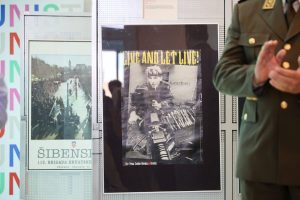 MOĆNO ORUŽJE DOMOVINSKOG RATA: General Slaven Zdilar u Splitu otvorio izložbu „Hrvatski ratni plakat 1991.-1995.” MOĆNO ORUŽJE DOMOVINSKOG RATA: General Slaven Zdilar u Splitu otvorio izložbu „Hrvatski ratni plakat 1991.-1995.”