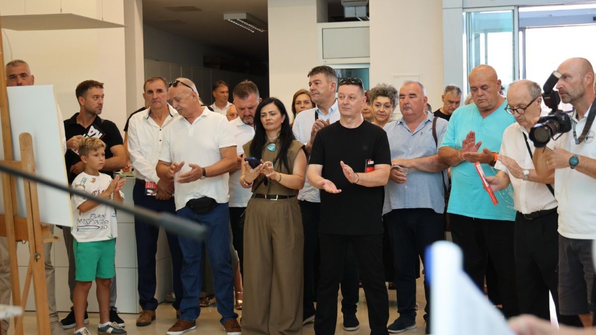 MOĆNO ORUŽJE DOMOVINSKOG RATA: General Slaven Zdilar u Splitu otvorio izložbu „Hrvatski ratni plakat 1991.-1995.” MOĆNO ORUŽJE DOMOVINSKOG RATA: General Slaven Zdilar u Splitu otvorio izložbu „Hrvatski ratni plakat 1991.-1995.”
