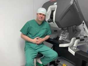 SVE VIŠE PACIJENATA IZ HRVATSKE I BiH DOLAZI U BAMBERG: Prof. dr. med. V. Žugor u 5 dana operirao 12 pacijenata pomoću robota Da Vinci SVE VIŠE PACIJENATA IZ HRVATSKE I BiH DOLAZI U BAMBERG: Prof. dr. med. V. Žugor u 5 dana operirao 12 pacijenata pomoću robota Da Vinci