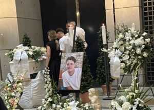 FRANKFURT NE PAMTI VEĆI ISPRAĆAJ: Na posljednje počivalište ispraćen tragično stradali 19-godišnji Sandro Katić Pogreb Sandra Katića u Frankfurtu / Foto: Fenix (SIM)