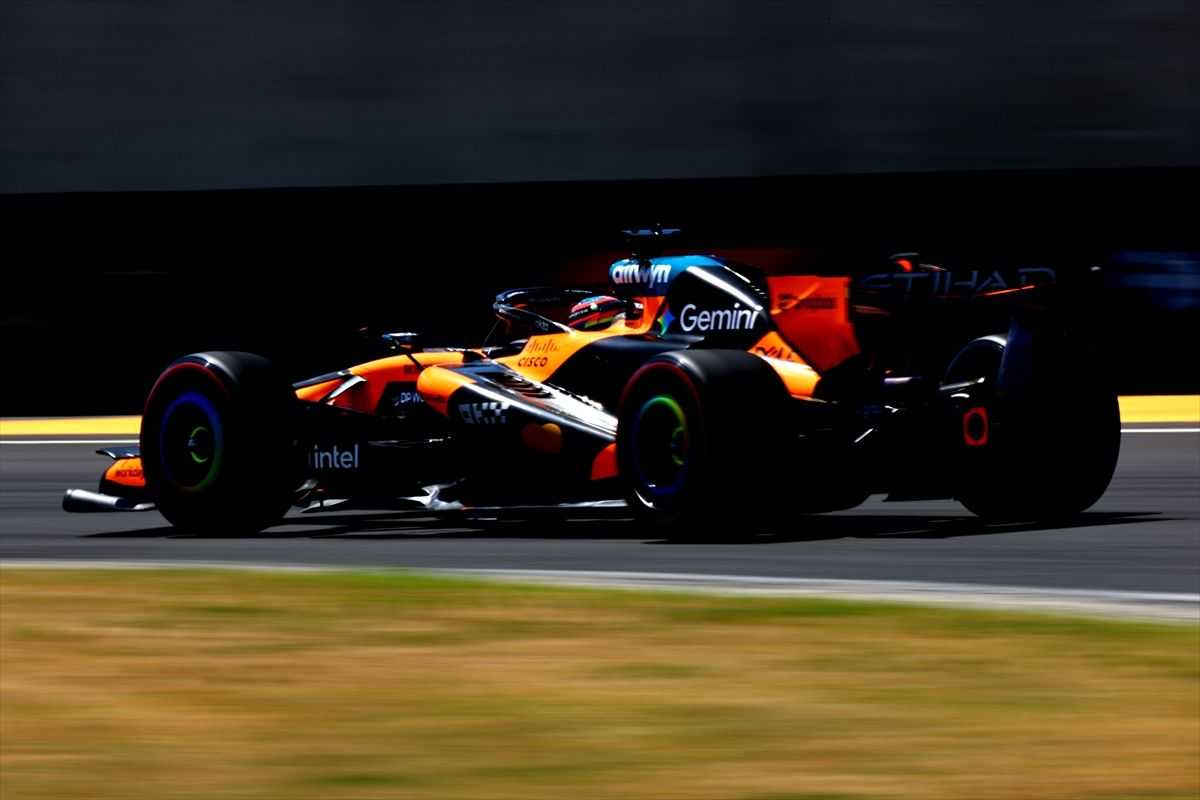 DRAMATIČAN POSLJEDNJI KRUG: Lando Norris osvoji „pole position“ ispred Hamiltona u uzbudljivim kvalifikacijama za Veliku nagradu Mađarske DRAMATIČAN POSLJEDNJI KRUG: Lando Norris osvoji „pole position“ ispred Hamiltona u uzbudljivim kvalifikacijama za Veliku nagradu Mađarske