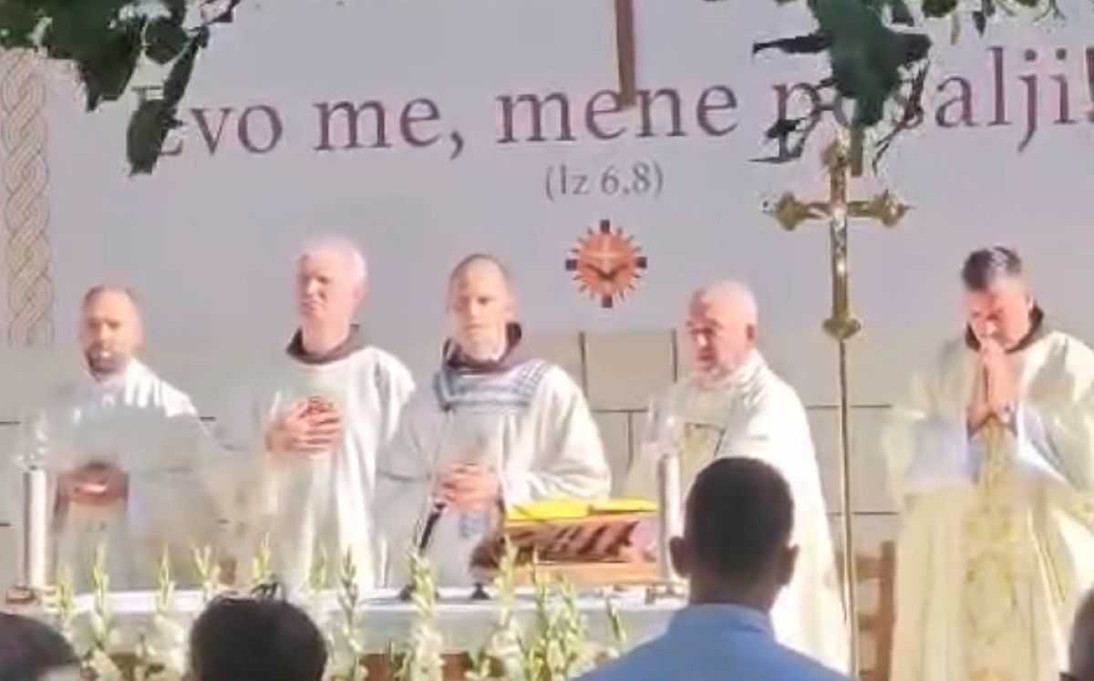 SLAVLJE U GRADCU KOD NEUMA: Fra Danijel Sentić predvodio Mladu misu i ispisao povijest svoje župe