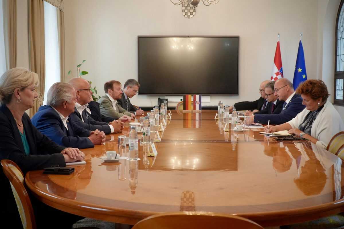 HRVATI U BIH U FOKUSU: Grlić Radman primio parlamentarnu skupinu Bundestaga