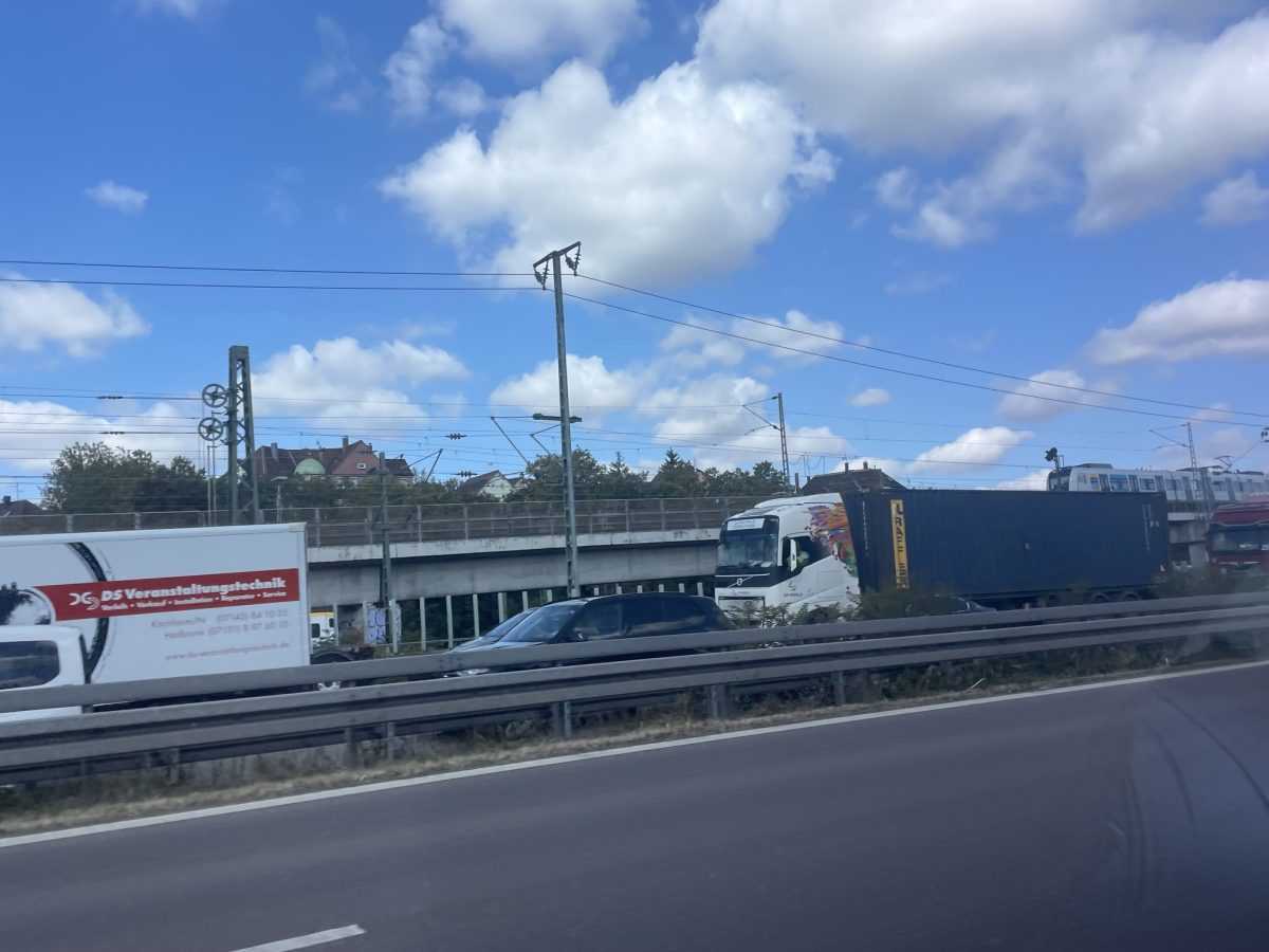 KAOS I NA AUTOCESTAMA U NJEMAČKOJ, AUSTRIJI I SUSJEDNIM ZEMLJAMA: Kod čuvenog tunela nastala kolona od 20 kilometara
