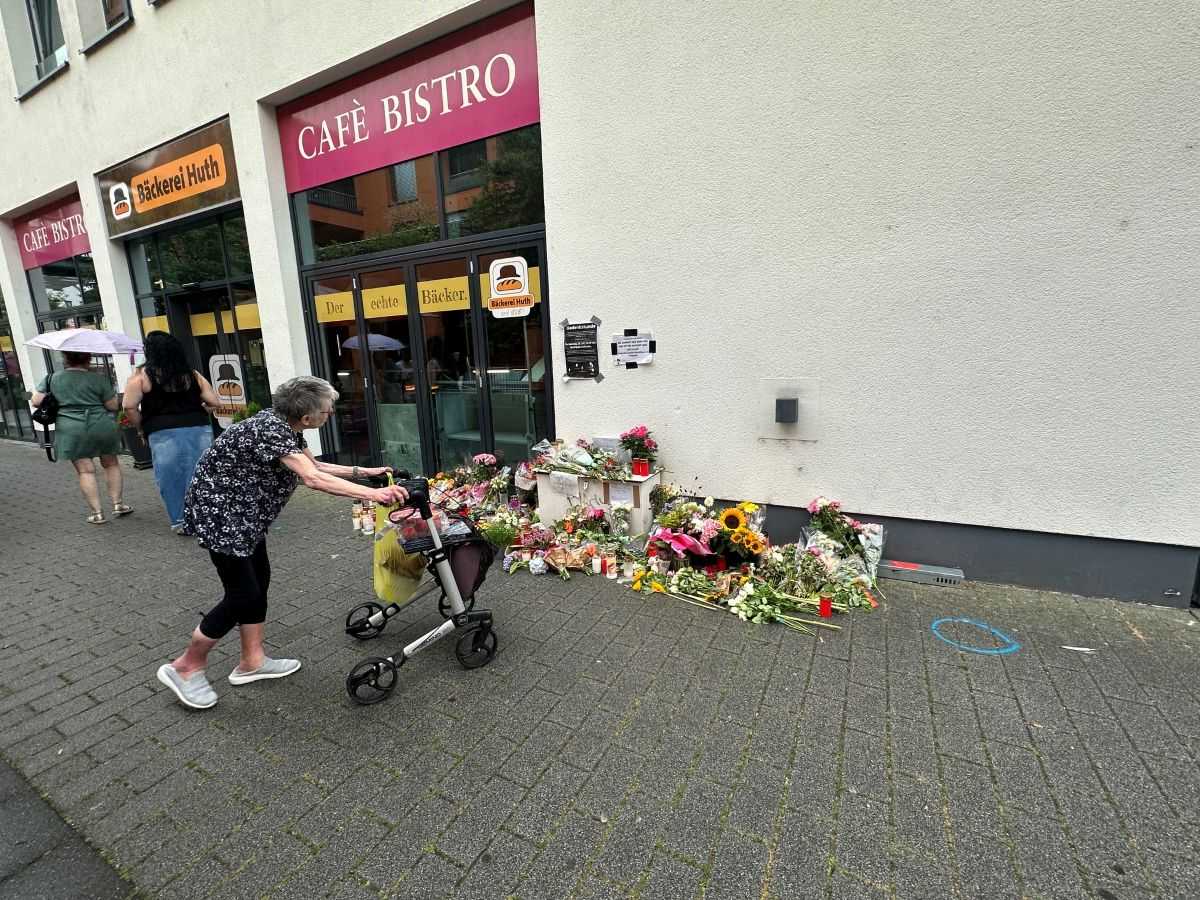 (FOTO) KOMEMORACIJA ZA UBIJENU HRVATICU U NJEMAČKOJ: Grad Kelkheim u zajedničkoj molitvi za žrtvu brutalnog obiteljskog nasilja (FOTO) KOMEMORACIJA ZA UBIJENU HRVATICU U NJEMAČKOJ: Grad Kelkheim u zajedničkoj molitvi za žrtvu brutalnog obiteljskog nasilja