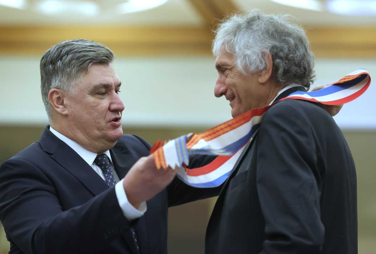 NOBELOVAC MARTINS PRIMIO ODLIKOVANJE NA PANTOVČAKU: „Osjećao sam se kao da dolazim kući“ Zoran Milanović i John Matthew Martinis / Foto: Hina